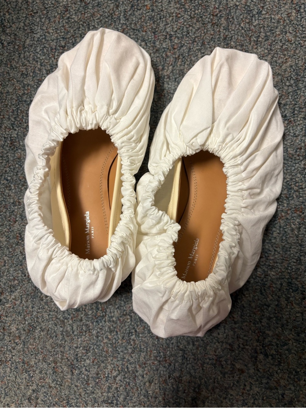 Maison Martin Margiela Cream Tabi Ballet Flats - Picture 6 of 7